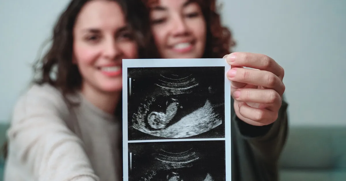 Couple shares fetal ultrasound images